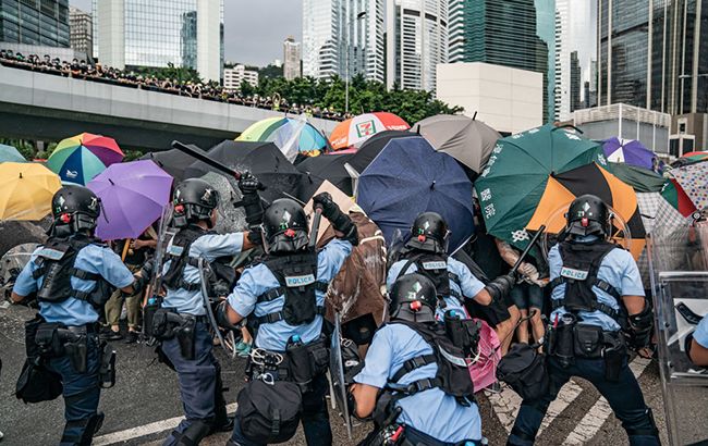 У Гонконзі поліція почала розгін протестувальників