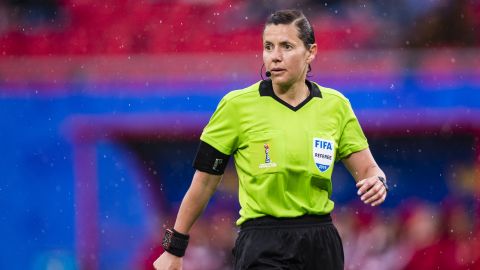 "Железная леди" украинского футбола Екатерина Монзуль рассказала, как клубы задабривают арбитров