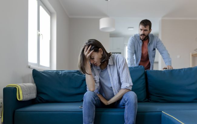 Стосунки можуть руйнувати вас тихо: психолог назвала сигнали, які легко пропустити