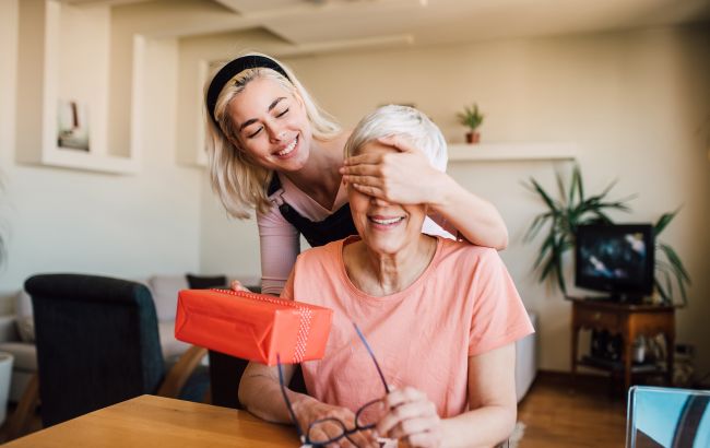 День матері вже близько. 50 подарунків для мами, у якої вже все є