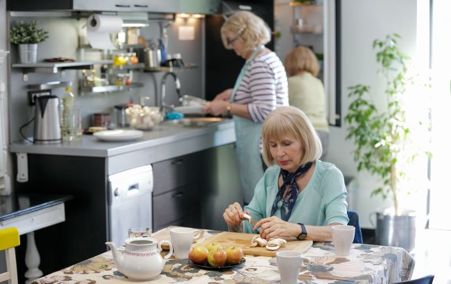 Мыть посуду в гостях запрещено: почему давняя примета наших бабушек советовала этого не делать