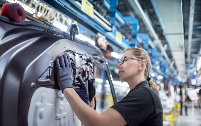 В Чехии существенно повышают минималку: сколько могут заработать украинцы