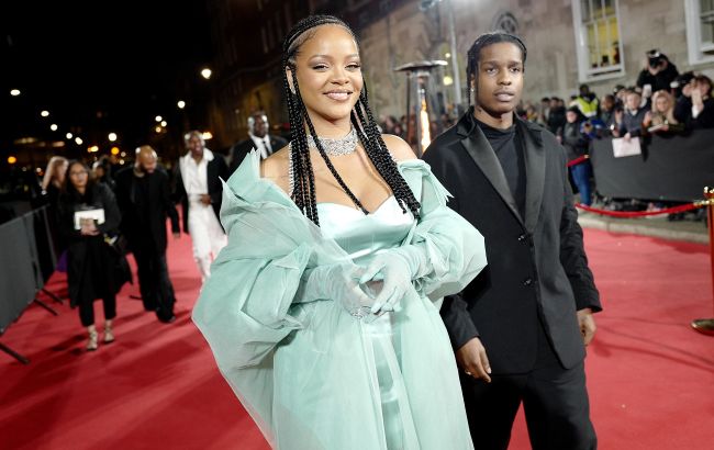 Ріанна вагітна: співачка і її бойфренд A$AP Rocky чекають первістка