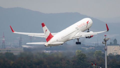 В Россию начали не пускать самолеты авиакомпаний, которые летят в обход Беларуси