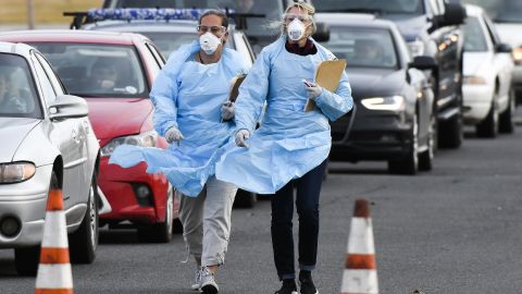 Новая волна из-за "Омикрона" в Украине может быть сильнее, но смертность будет ниже, - KSE