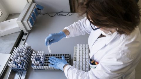 Зараження штамом "Дельта" почастішали у COVID-вакцинованих людей, - вчені США