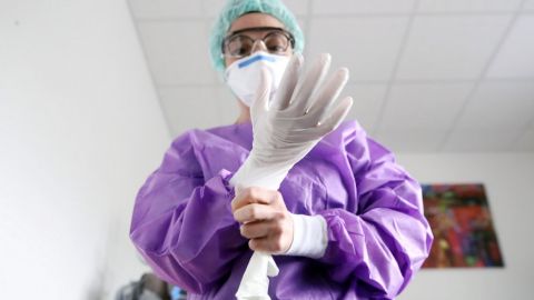 Во Франции выявили новую вспышку редкого штамма COVID-19 с новой мутацией