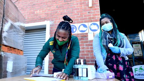 ЮАР не будет вводить ограничения из-за нового штамма COVID-19