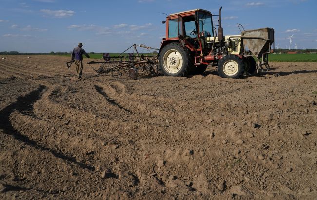 Майбутня посівна в Україні опинилася під загрозою через проблеми з експортом зерна