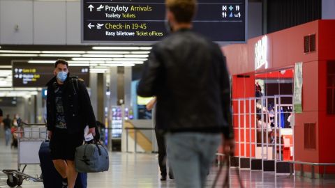 Польща посилила карантин для мандрівників з Великобританії