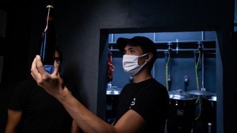 В Україні може ще більше подорожчати пиво: Камбін вирішив підняти податки