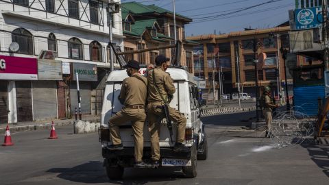 В Пакистане вооруженные боевики взяли в заложники более 450 пассажиров поезда