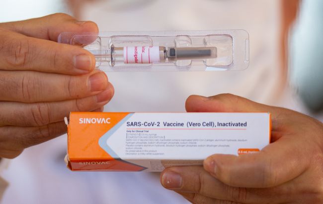 Украина одобрила китайскую COVID-вакцину Sinovac