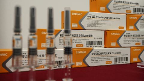 У Чилі вивчають, чи потрібна третя доза вакцини Sinovac від коронавірусу