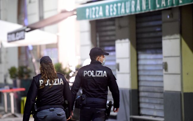 В Италии полиция водометами разогнала сидячий протест противников COVID-пропусков