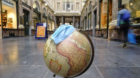 Ізраїль зняв всі карантинні обмеження, крім носіння масок