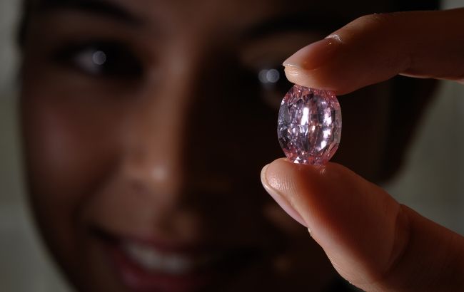 Топ-10 самых дорогих драгоценных камней мира: сколько они стоят?