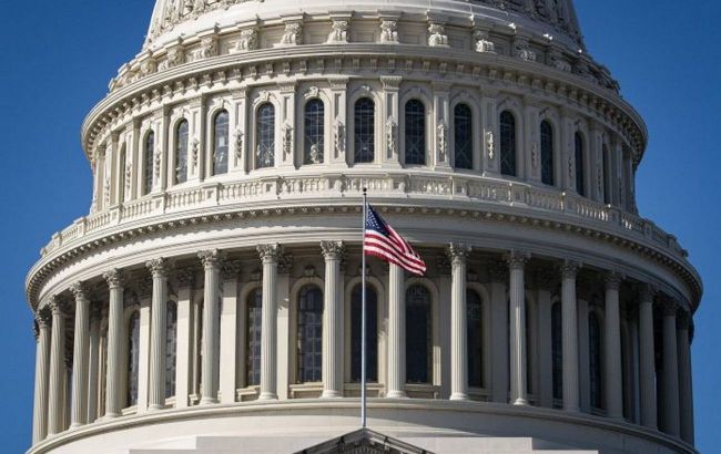 США к лету могут достигнуть потолка госдолга, Байден созвал лидеров Конгресса