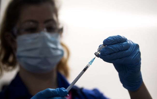 Італія вакцинувала від COVID більше половини дорослого населення