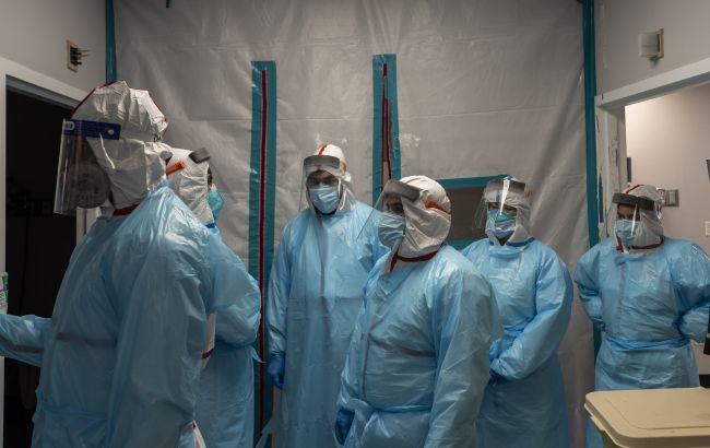 "Дуже високий": у ВООЗ оцінили ризик поширення штаму "Омікрон" на глобальному рівні