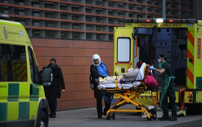 Британія може зануритися в суворий карантин: лікарні не витримають напливу хворих