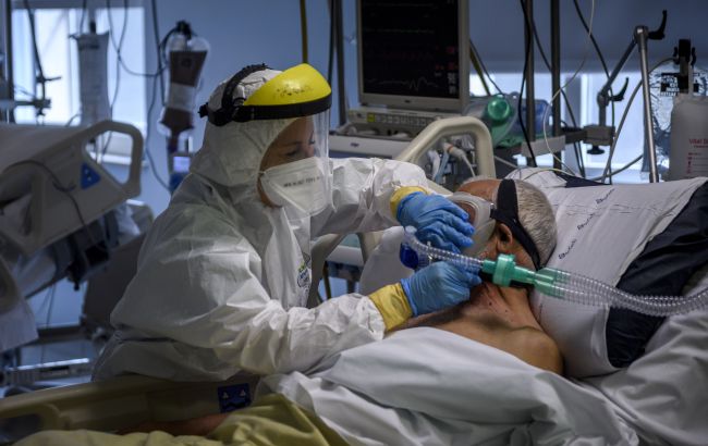США обновили рекорд по количеству госпитализаций из-за COVID с начала пандемии