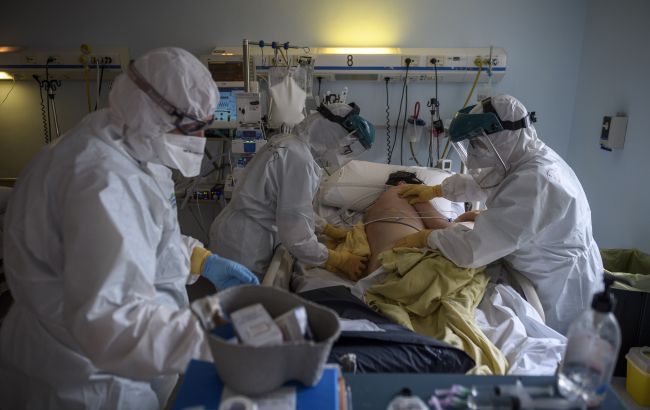 В Испании впервые за время пандемии зафиксировали более 100 тысяч случаев COVID-19 за сутки