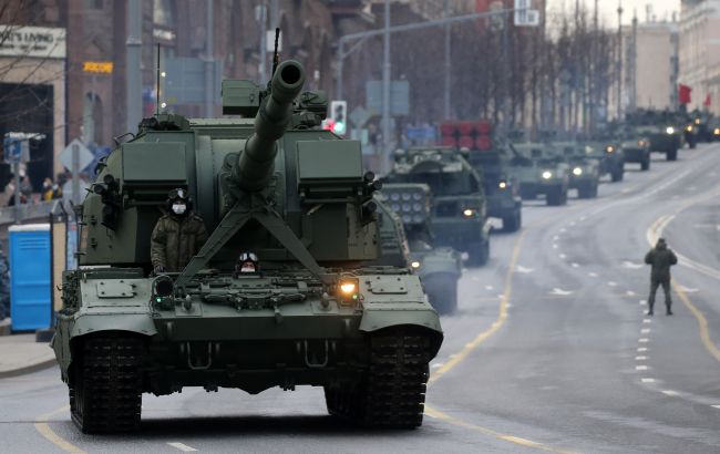 Російські військові прибувають до Білорусі. Готуються до перевірки сил реагування