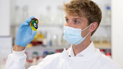 Інфекція або застуда? Коли потрібно бігти до лікаря через біль у вухах після купання