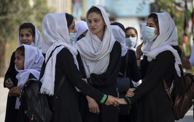 Афганистан может остаться без гумпомощи Запада из-за новых ограничений талибов для женщин