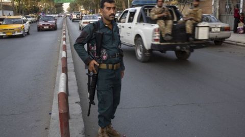 Страны G7 призвали талибов гарантировать безопасную эвакуацию людей из аэропорта Кабула