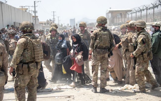 Теракт возле аэропорта Кабула: число погибших военных США возросло до 10