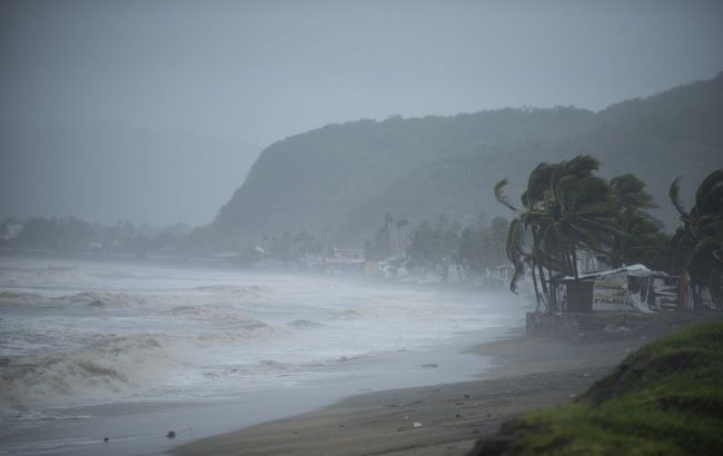 Біля узбережжя Мексики сформувався тропічний шторм "Памела"