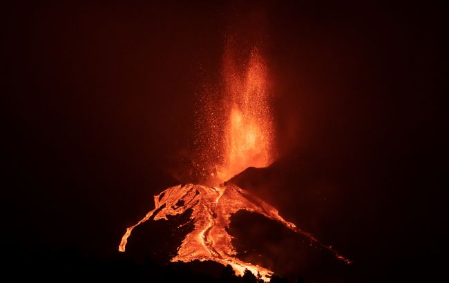 Извержение вулкана на Ла-Пальме: токсичный газ угрожает жителям трех муниципалитетов