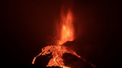 Експерти не знають, коли припиниться виверження вулкана на Канарах