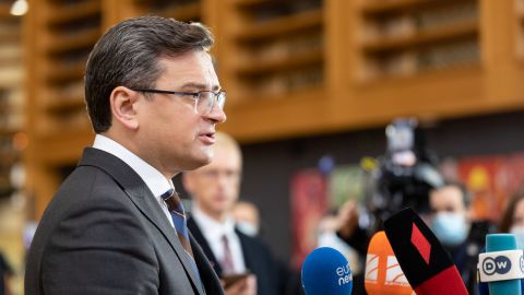 Не финансируйте насилие, убийства и преступления против человечности. Кулеба призвал бизнес изолировать РФ