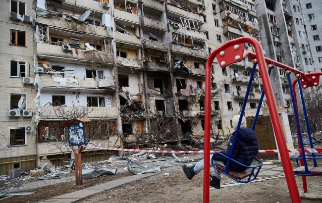 Від початку війни в Києві окупанти пошкодили 87 житлових будинків