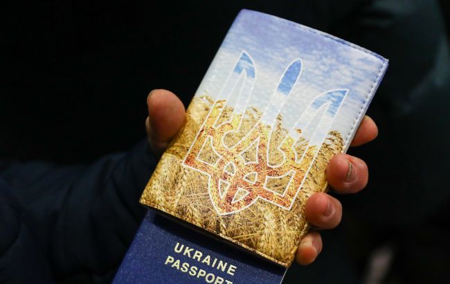 Безвиз в 147 стран: украинский паспорт поднялся в мировом рейтинге
