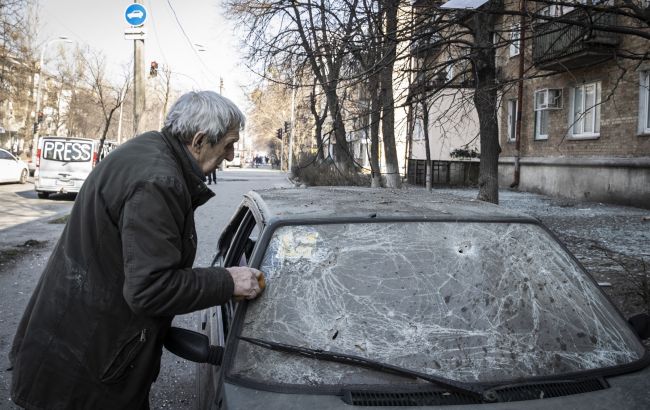 У Києві окупанти обстріляли паркінг у Подільському районі