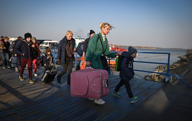 "Залишитися може половина". Які плани біженців у Польщі, Чехії та Румунії