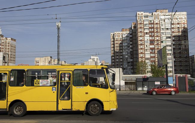 Більше без готівки: у київських маршрутках просять запровадити електронну оплату