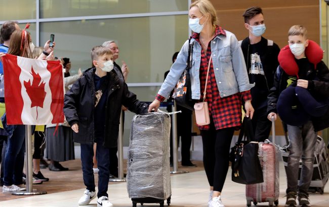 Более миллиона заявок. Стало известно, сколько еще украинцев готова принять Канада