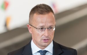 Угорщина перевірить угоди екс-глави МЗС Сійярто після його переходу до китайської компанії