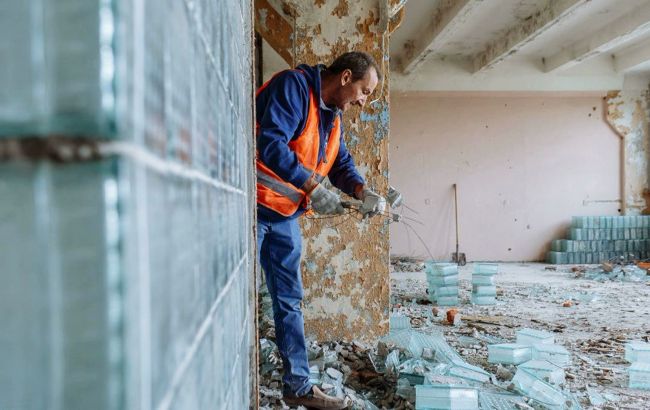 "єВідновлення": на ремонти пошкоджених домівок українці витратили менше третини перерахованих коштів