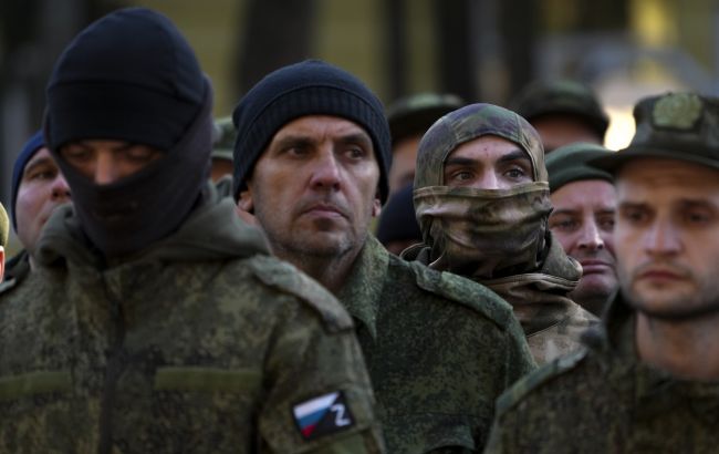 Мобілізованих РФ за відмову воювати кидають на передовій та у підвали