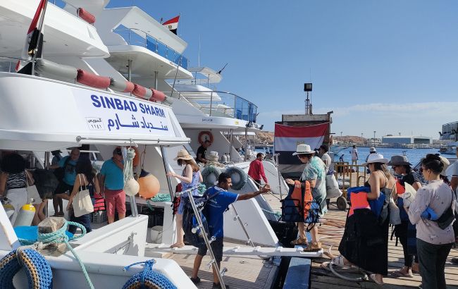 Батискаф с россиянами затонул во время экскурсии в Египте: что известно