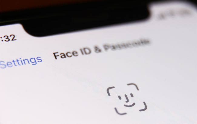 Владельцы iPhone стали жертвами массового взлома. Как защитить свой смартфон
