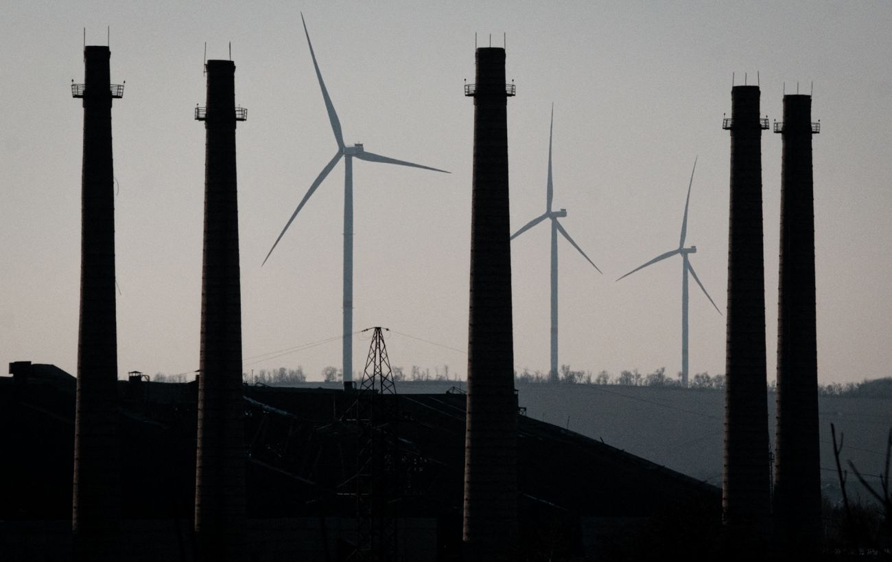 Борги в "зеленій" енергетиці все ще значні: експерт озвучив ризики для ринку