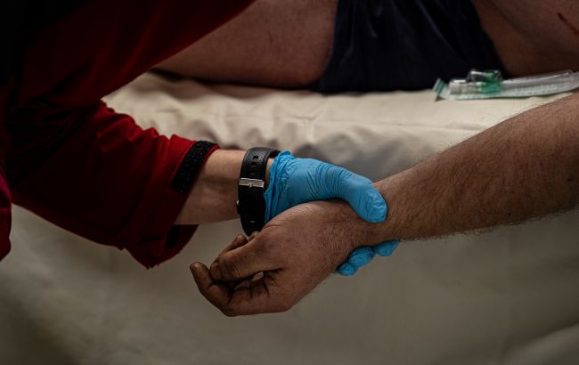 "В его теле почти не осталось крови": врач растрогал историей спасения воина из Бахмута