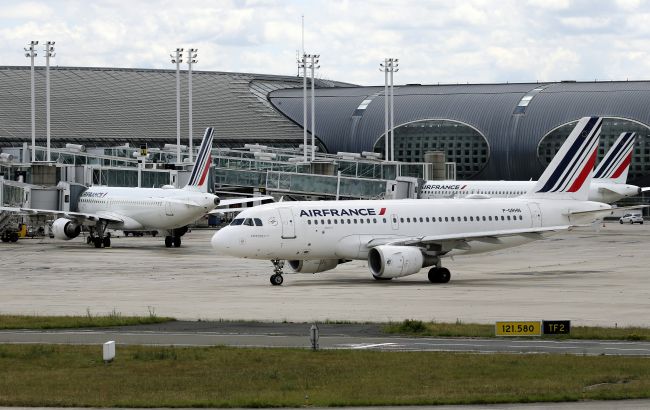 Аеропорти Парижа призупинили вильоти через електронний збій
